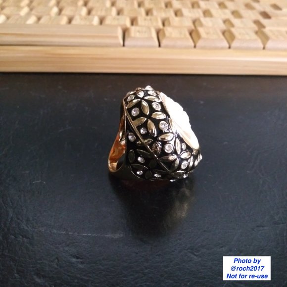 Amedeo NYC Medioevo Cameo Ring - Picture 6 of 12